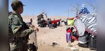Ejército peruano apoyará para controlar ingreso de extranjeros en frontera con Chile Ejército peruano apoyará para controlar ingreso de extranjeros en frontera con Chile