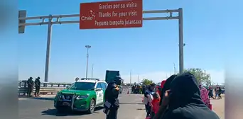 Crisis en frontera Perú-Chile se agudiza y migrante lanza amenaza contra PNP tras impedirles el paso Crisis en frontera Perú-Chile se agudiza y migrante lanza amenaza contra PNP tras impedirles el paso