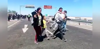 Menor se desmaya en frontera entre Perú y Chile tras agudización de crisis migratoria Menor se desmaya en frontera entre Perú y Chile tras agudización de crisis migratoria