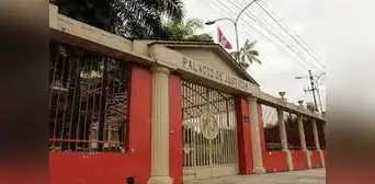 Condenan a 8 años de cárcel a un exalcalde, pareja, hijo y suegra por lavado de activos