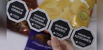 Indecopi consentirá que alimentos y bebidas importadas sigan llevando octógonos adhesivos Indecopi consentirá que alimentos y bebidas importadas sigan llevando octógonos adhesivos