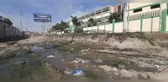 Colapso de desagüe pone en riesgo a los estudiantes en Chiclayo