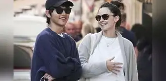 Song Joong Ki y su esposa embarazada pasean enamorados en Roma: "Se le ve la barriguita" Song Joong Ki y su esposa embarazada pasean enamorados en Roma: "Se le ve la barriguita"
