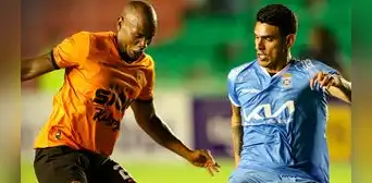 Blooming le remontó el partido a Royal Pari y venció 2-1 con goles de Rafinha y Arismendi Blooming le remontó el partido a Royal Pari y venció 2-1 con goles de Rafinha y Arismendi