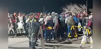 Migrantes están atrapados en la frontera con Chile Migrantes están atrapados en la frontera con Chile
