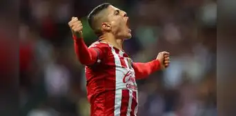 Chivas volteó 2-1 a Cruz Azul y se queda en el segundo puesto de la Liga MX Chivas volteó 2-1 a Cruz Azul y se queda en el segundo puesto de la Liga MX