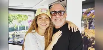"¡Reencontrándome con la familia!": Shakira se reúne con su exproductor Emilio Estefan
