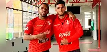 Jefferson Farfán considera a Carlos Zambrano como el segundo mejor central del fútbol peruano Jefferson Farfán considera a Carlos Zambrano como el segundo mejor central del fútbol peruano