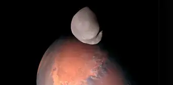Captan las primeras imágenes cercanas de Deimos, la misteriosa luna de Marte Captan las primeras imágenes cercanas de Deimos, la misteriosa luna de Marte