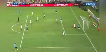 ¿El blooper del año? Brenner Marlos falló increíble situación de gol debajo del arco