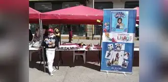 Brihanna, la escritora más joven de la feria de libros de Pasco: tiene 11 años y presentó su primera obra