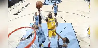 Lakers perdió por 99 a 116 contra Grizzlies y jugarán un sexto partido de play-offs de NBA