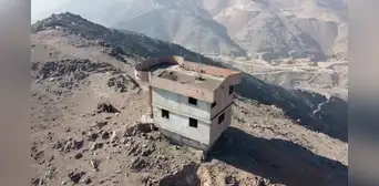 La MISTERIOSA CASA abandonada entre los cerros de Pasamayito, en Comas: así es por dentro