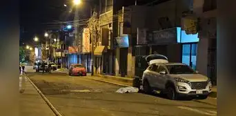 Arequipa: sicarios balean a comerciante en la puerta de su negocio Arequipa: sicarios balean a comerciante en la puerta de su negocio