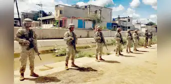 Fuerzas militares llegaron a la zona fronteriza de Tumbes Fuerzas militares llegaron a la zona fronteriza de Tumbes