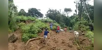 Alcaldes de Piura claman por ayuda ante lluvias intensas