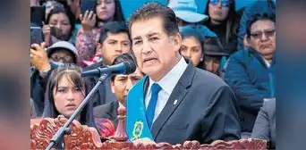 Alcalde de Juliaca, Óscar Cáceres, alista denuncias contra David Sucacahua Alcalde de Juliaca, Óscar Cáceres, alista denuncias contra David Sucacahua