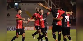 Melgar goleó 5-0 a Cantolao y sumó su segunda victoria en el Torneo Apertura