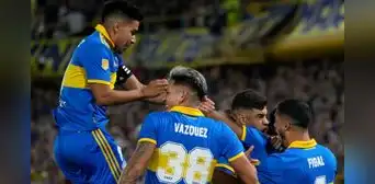 Boca Juniors se quedó con el clásico: venció 3-1 a Racing en un partidazo de Advíncula