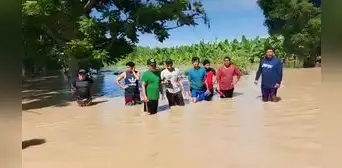 Población pide ser evacuada ante inminente desborde del río Chira Población pide ser evacuada ante inminente desborde del río Chira