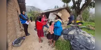 Pobladores hacen campaña para que 2 hermanas puedan estudiar en La Libertad Pobladores hacen campaña para que 2 hermanas puedan estudiar en La Libertad