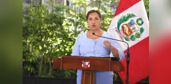 Dina Boluarte: “En esta gestión de ninguna manera se recortarán los derechos de los trabajadores” Dina Boluarte: “En esta gestión de ninguna manera se recortarán los derechos de los trabajadores”