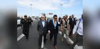 Autoridades de Perú y Chile llegan a la frontera para escuchar y ayudar a los migrantes Autoridades de Perú y Chile llegan a la frontera para escuchar y ayudar a los migrantes
