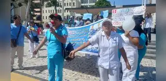 Trabajadores de  salud protestan por ley y la falta de empleo en Lambayeque