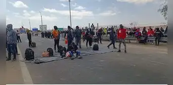 Crisis en frontera Perú y Chile: migrantes piden alimentos y denuncian que permanecen en campamento insalubre Crisis en frontera Perú y Chile: migrantes piden alimentos y denuncian que permanecen en campamento insalubre