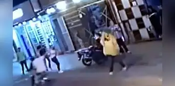 Independencia: hombre salva de morir tras impacto de bala en cabeza de su disfraz de pollo