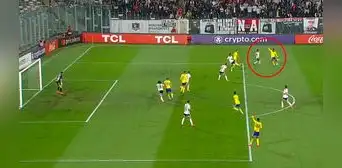 Luis Advíncula y el golazo de zurda que anotó para el 1-0 de Boca ante Colo Colo