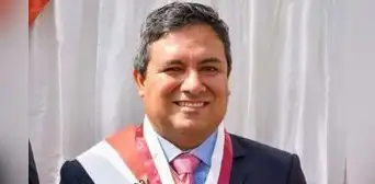 Alcalde de Trujillo, Arturo Fernández, se mofa de orden judicial que lo envía a tratamiento terapéutico
