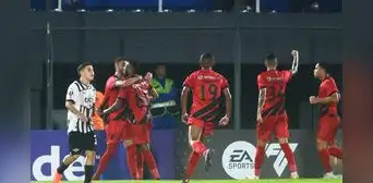Athletico Paranaense venció 2-1 a Libertad es puntero de su grupo en la Copa Libertadores