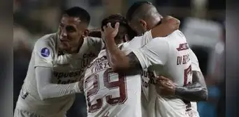 ¡Universitario es líder! Cremas derrotaron 2-0 a Santa Fe por el grupo G de la Copa Sudamericana