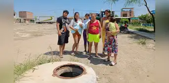 Niña de 5 años cae en buzón abandonado por una municipalidad en Piura