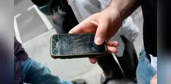 ¿Por qué no debes utilizar tu teléfono Android o iPhone si tiene la pantalla rota? ¿Por qué no debes utilizar tu teléfono Android o iPhone si tiene la pantalla rota?