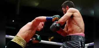 'Canelo' Álvarez sigue en la cima del boxeo: derrotó a Ryder por el título mundial unificado