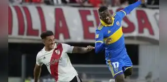 Prensa argentina critica duramente a Luis Advíncula tras duelo ante River: "No ganó ninguna dividida" Prensa argentina critica duramente a Luis Advíncula tras duelo ante River: "No ganó ninguna dividida"