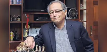 Walter Albán Peralta: “Además de haber sepultado a los muertos, el Gobierno ahora quiere sepultar la historia” Walter Albán Peralta: “Además de haber sepultado a los muertos, el Gobierno ahora quiere sepultar la historia”