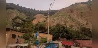 Pueblo de Áncash en riesgo por deslizamientos de rocas