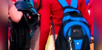 Niña de 8 años fue abandonada por sus padres en un colegio en Colombia