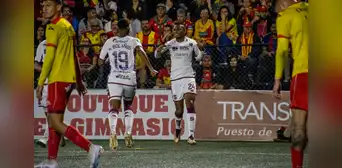 Saprissa saca ventaja en las 'semis' de la Liga Promérica: triunfo 2-1 de visita contra Herediano