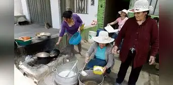 INEI: más de 9 millones de peruanos siguen sumergidos en la pobreza INEI: más de 9 millones de peruanos siguen sumergidos en la pobreza
