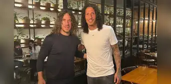 Riveros se fotografió junto a Puyol e hinchas de la 'U' enloquecen: "'Jerarquía' y un tal Carles"