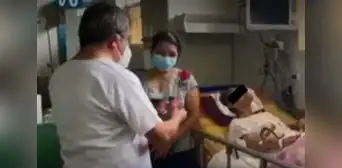 Médicos cantan por el Día de la Madre a pacientes internadas en hospital de Chiclayo: "Por amor" Médicos cantan por el Día de la Madre a pacientes internadas en hospital de Chiclayo: "Por amor"