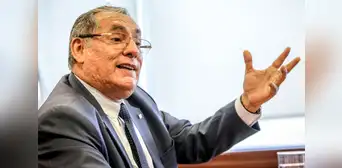 Asesores del ministro Óscar Vera fueron denunciados por agresión a sus exparejas y tocamientos indebidos Asesores del ministro Óscar Vera fueron denunciados por agresión a sus exparejas y tocamientos indebidos