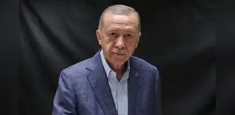 Presidente Erdogan encabeza resultados de elecciones en Turquía con 52% de votos escrutados