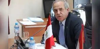 Roberto Chiabra: "Ella (Boluarte), a dúo con Otárola, está buscando eludir su responsabilidad política"
