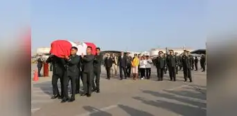 Rindieron homenaje a mujer policía que falleció a causa de un disparo de presuntos delincuentes en Puno