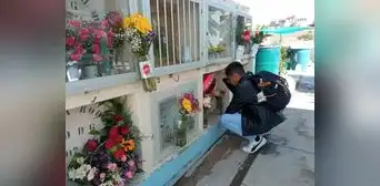 Cientos visitaron las tumbas de sus madres en Arequipa: "Valoren a sus mamitas en vida" Cientos visitaron las tumbas de sus madres en Arequipa: "Valoren a sus mamitas en vida"